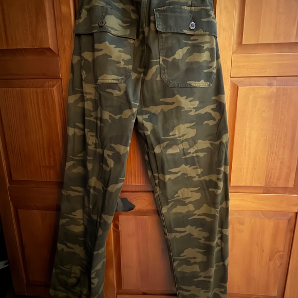 American Eagle Outfitters Camo Utility Cargo Pants – Size Small - Picture 3 of 6